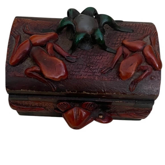 Handmade Decorated Bejeweled Sculpted‎ Frog Trinket Wooden Box - Picture 4 of 8